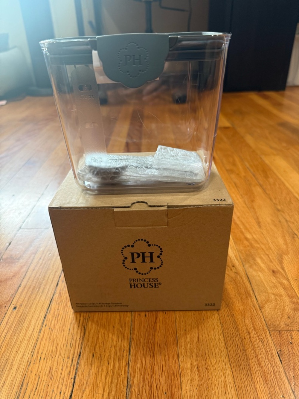 Princess House Clear 1.5 QT Storage Container with Gray Lid and PH Emblem